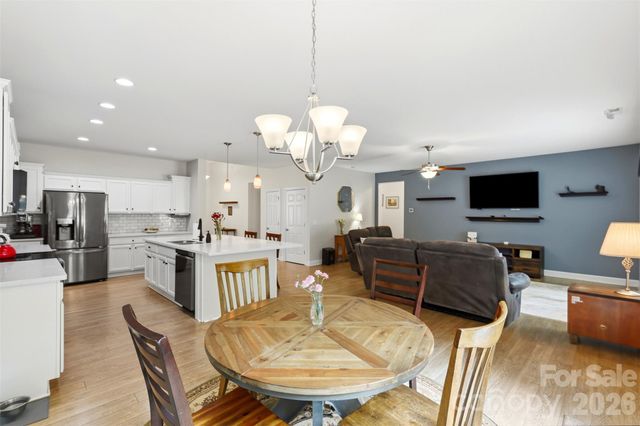 630 Kenway Loop, Mooresville, NC 28117
