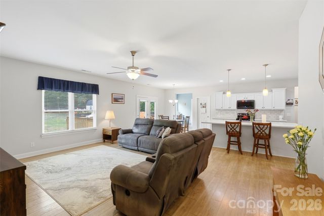 630 Kenway Loop, Mooresville, NC 28117