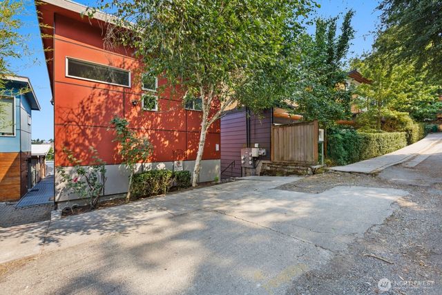 1536 Sturgus Avenue S, Seattle, WA 98144