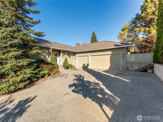 214 Stull Court, East Wenatchee, WA 98802