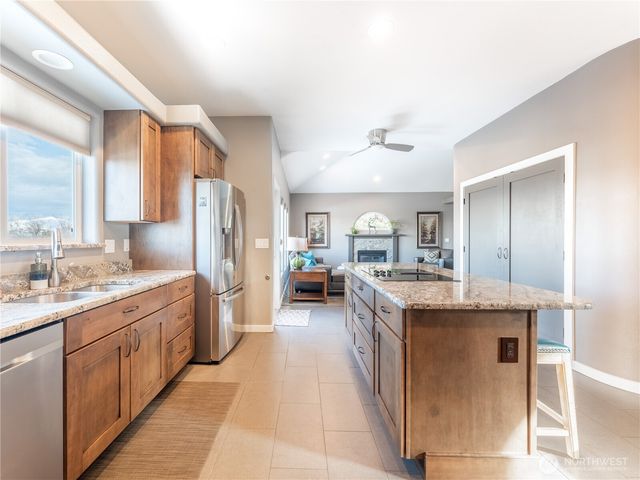 214 Stull Court, East Wenatchee, WA 98802