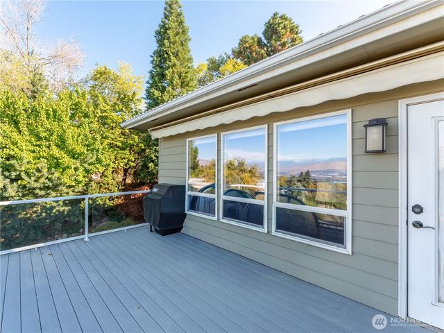 214 Stull Court, East Wenatchee, WA 98802
