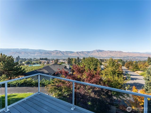 214 Stull Court, East Wenatchee, WA 98802
