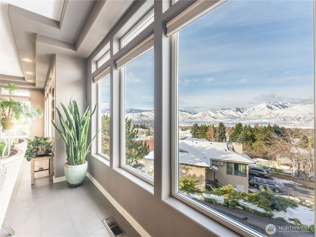 214 Stull Court, East Wenatchee, WA 98802