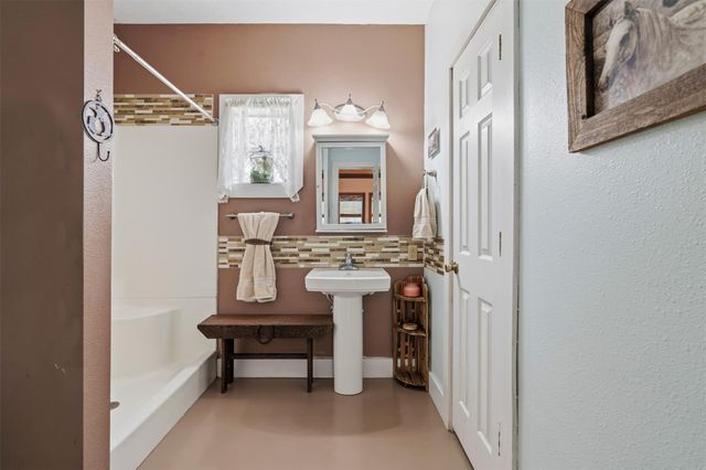 10996 CR 311, Rockdale, TX 76567