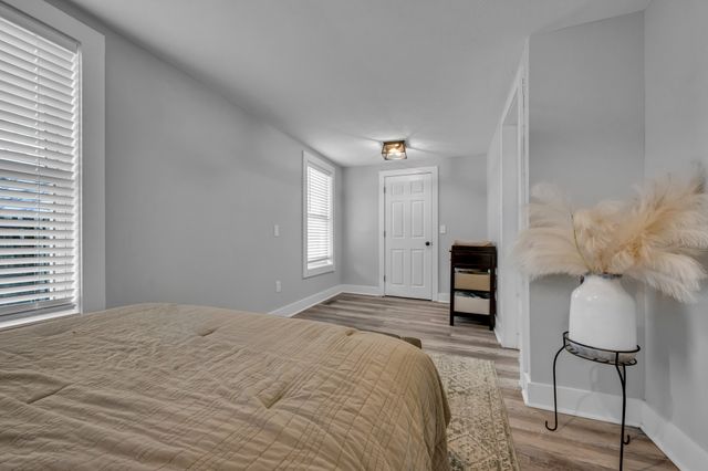 909 West 1st Street, Dickson, TN 37055