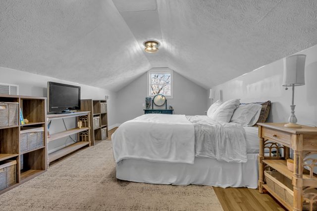 909 West 1st Street, Dickson, TN 37055