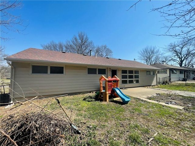10702 Bristol Terrace, Kansas City, MO 64134