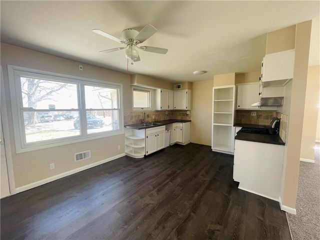 10702 Bristol Terrace, Kansas City, MO 64134