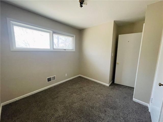 10702 Bristol Terrace, Kansas City, MO 64134