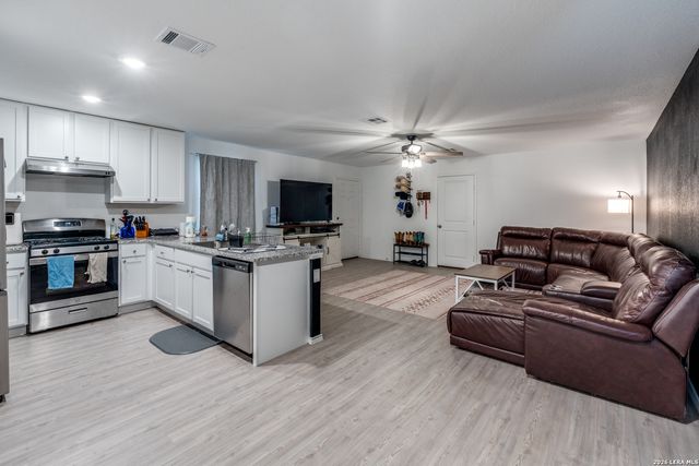 14438 Alluvium, San Antonio, TX 78223