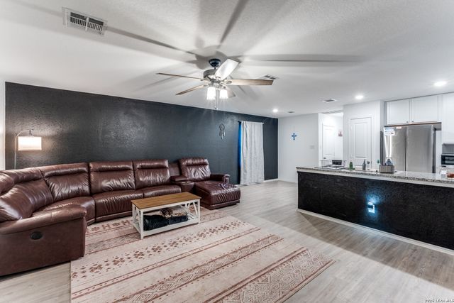 14438 Alluvium, San Antonio, TX 78223