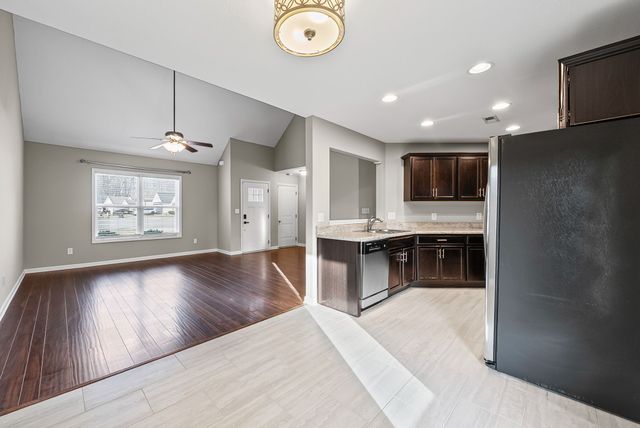 585 Cameo Ct, Clarksville, TN 37042