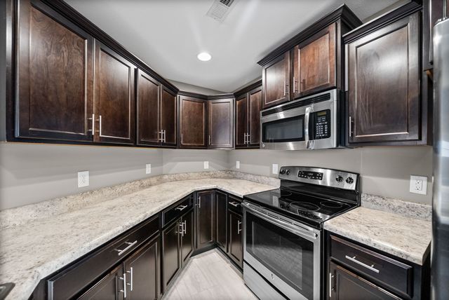 585 Cameo Ct, Clarksville, TN 37042