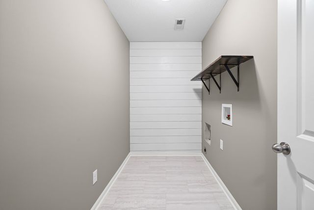 585 Cameo Ct, Clarksville, TN 37042