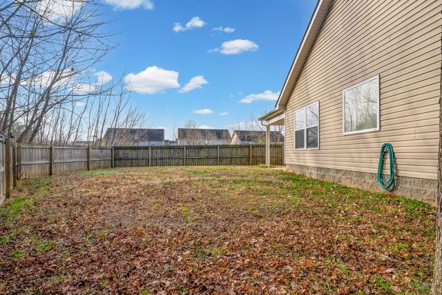 585 Cameo Ct, Clarksville, TN 37042