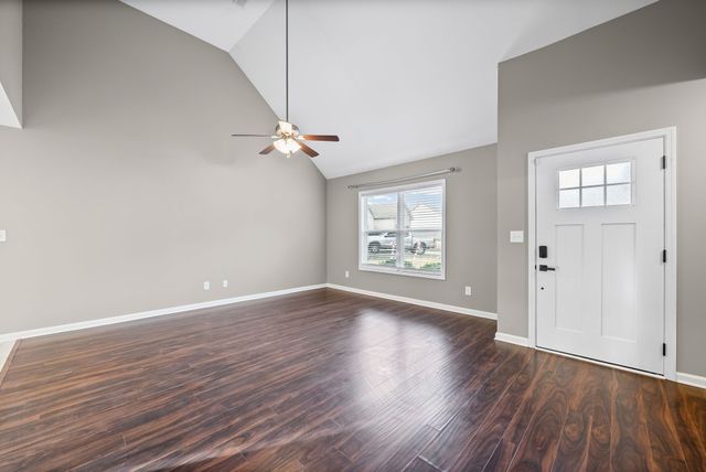 585 Cameo Ct, Clarksville, TN 37042