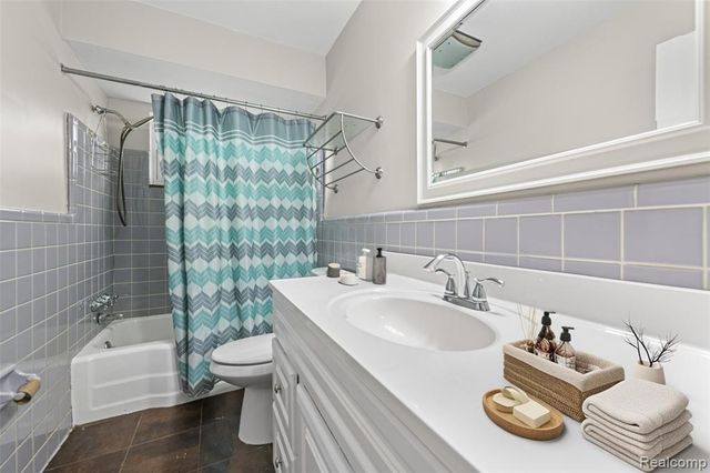 24894 Johnston Avenue, Eastpointe, MI 48021