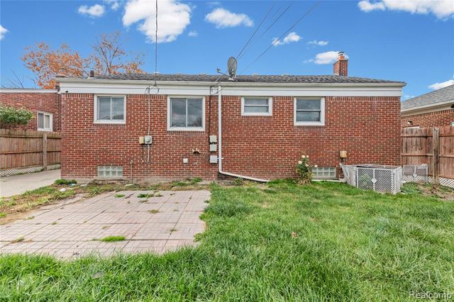 24894 Johnston Avenue, Eastpointe, MI 48021