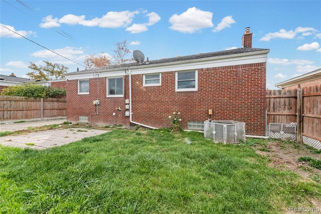 24894 Johnston Avenue, Eastpointe, MI 48021