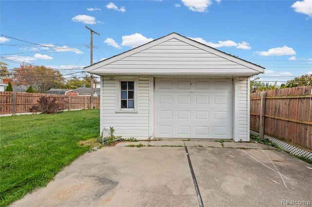 24894 Johnston Avenue, Eastpointe, MI 48021