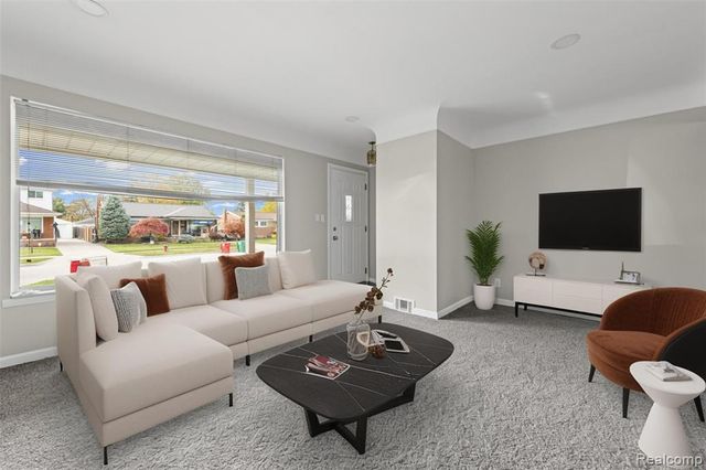 24894 Johnston Avenue, Eastpointe, MI 48021