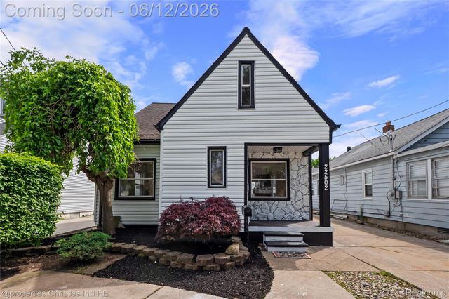 22502 Beach Street, St. Clair Shores, MI 48081