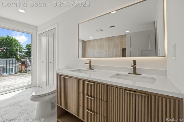 22502 Beach Street, St. Clair Shores, MI 48081