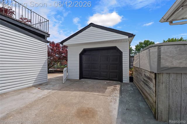 22502 Beach Street, St. Clair Shores, MI 48081