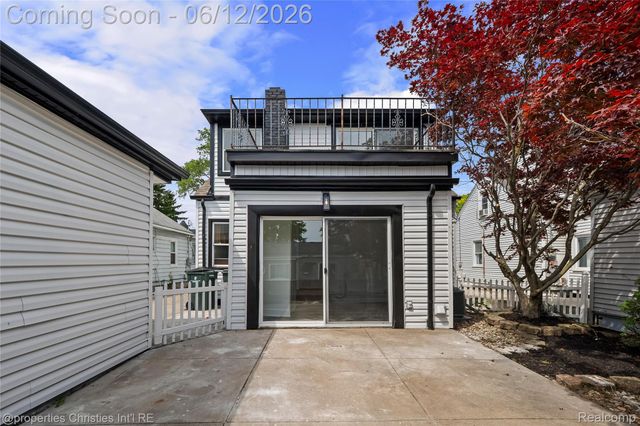 22502 Beach Street, St. Clair Shores, MI 48081