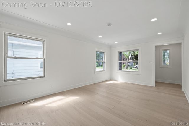 22502 Beach Street, St. Clair Shores, MI 48081