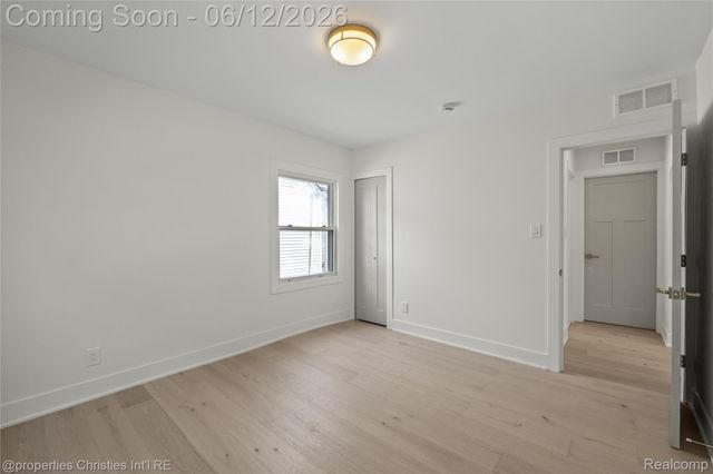22502 Beach Street, St. Clair Shores, MI 48081