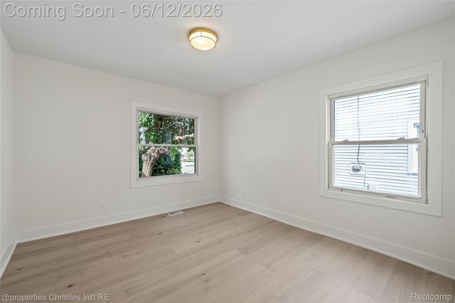 22502 Beach Street, St. Clair Shores, MI 48081