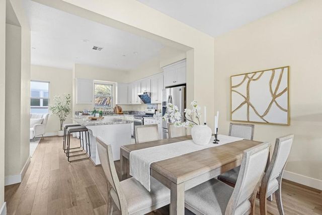 2065 San Luis Avenue, Mountain View, CA 94043