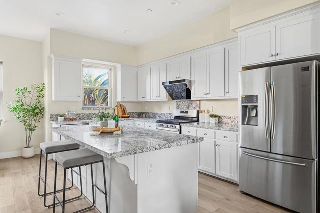 2065 San Luis Avenue, Mountain View, CA 94043