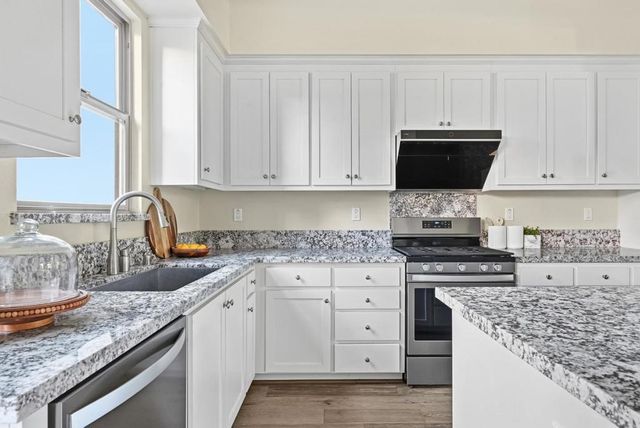 2065 San Luis Avenue, Mountain View, CA 94043