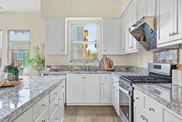 2065 San Luis Avenue, Mountain View, CA 94043