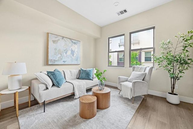 2065 San Luis Avenue, Mountain View, CA 94043