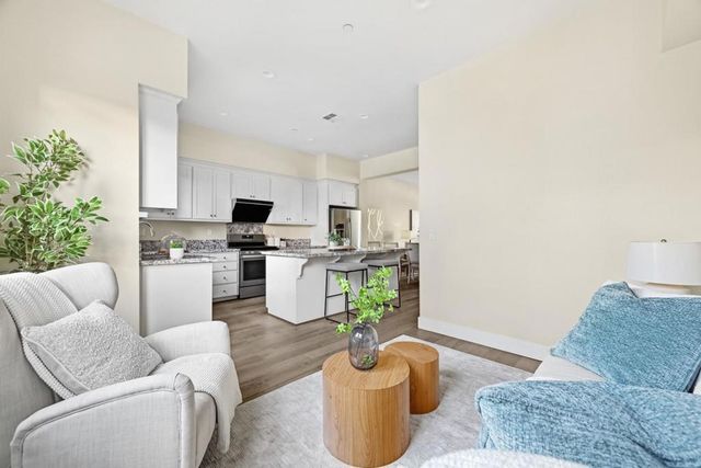 2065 San Luis Avenue, Mountain View, CA 94043
