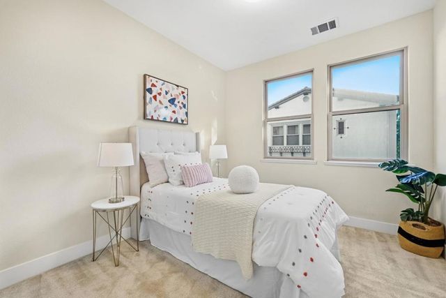 2065 San Luis Avenue, Mountain View, CA 94043