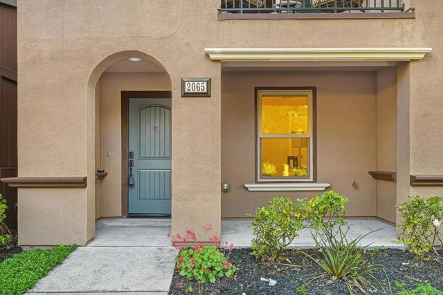 2065 San Luis Avenue, Mountain View, CA 94043