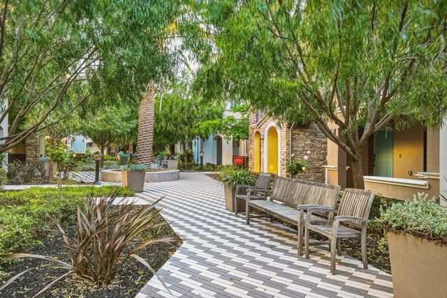 2065 San Luis Avenue, Mountain View, CA 94043