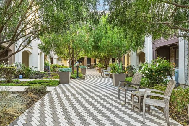 2065 San Luis Avenue, Mountain View, CA 94043