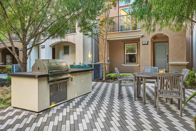 2065 San Luis Avenue, Mountain View, CA 94043