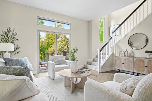 2065 San Luis Avenue, Mountain View, CA 94043