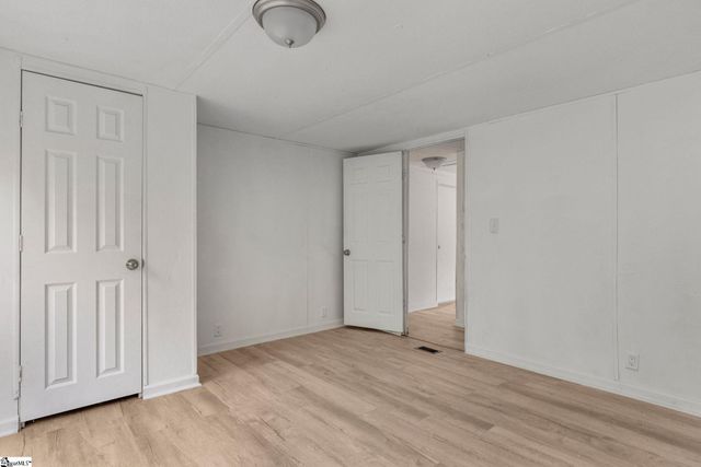 399 Meadowland Drive, Fountain Inn, SC 29644