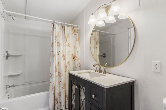 399 Meadowland Drive, Fountain Inn, SC 29644