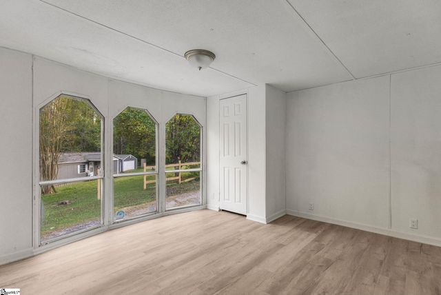 399 Meadowland Drive, Fountain Inn, SC 29644