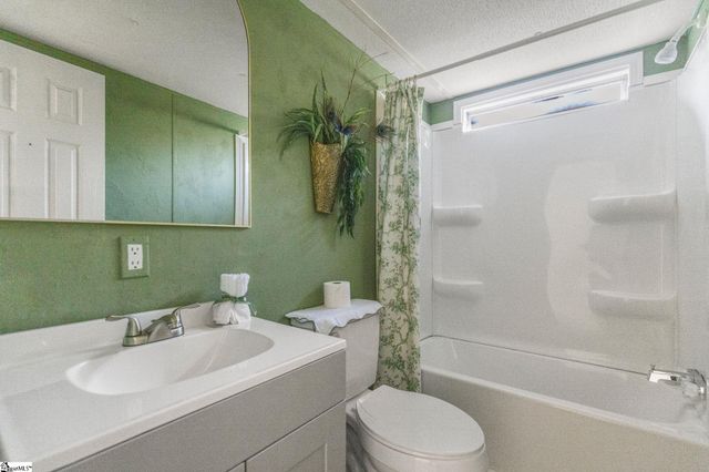 399 Meadowland Drive, Fountain Inn, SC 29644