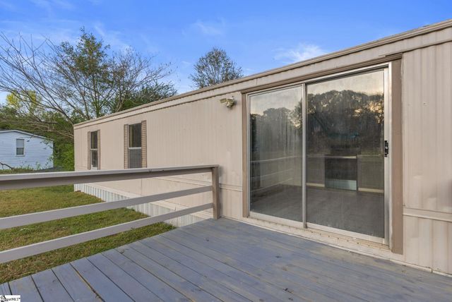 399 Meadowland Drive, Fountain Inn, SC 29644